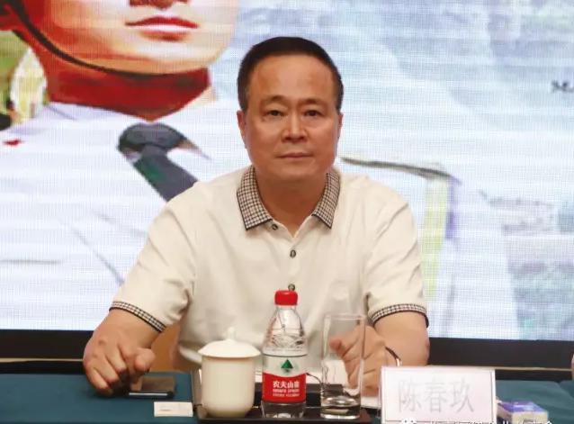 北京福建企業(yè)總商會黨委書記、會長陳春玖